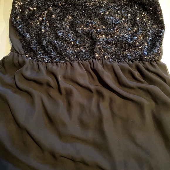 Short sequin strapless dress - Picture 2 of 2